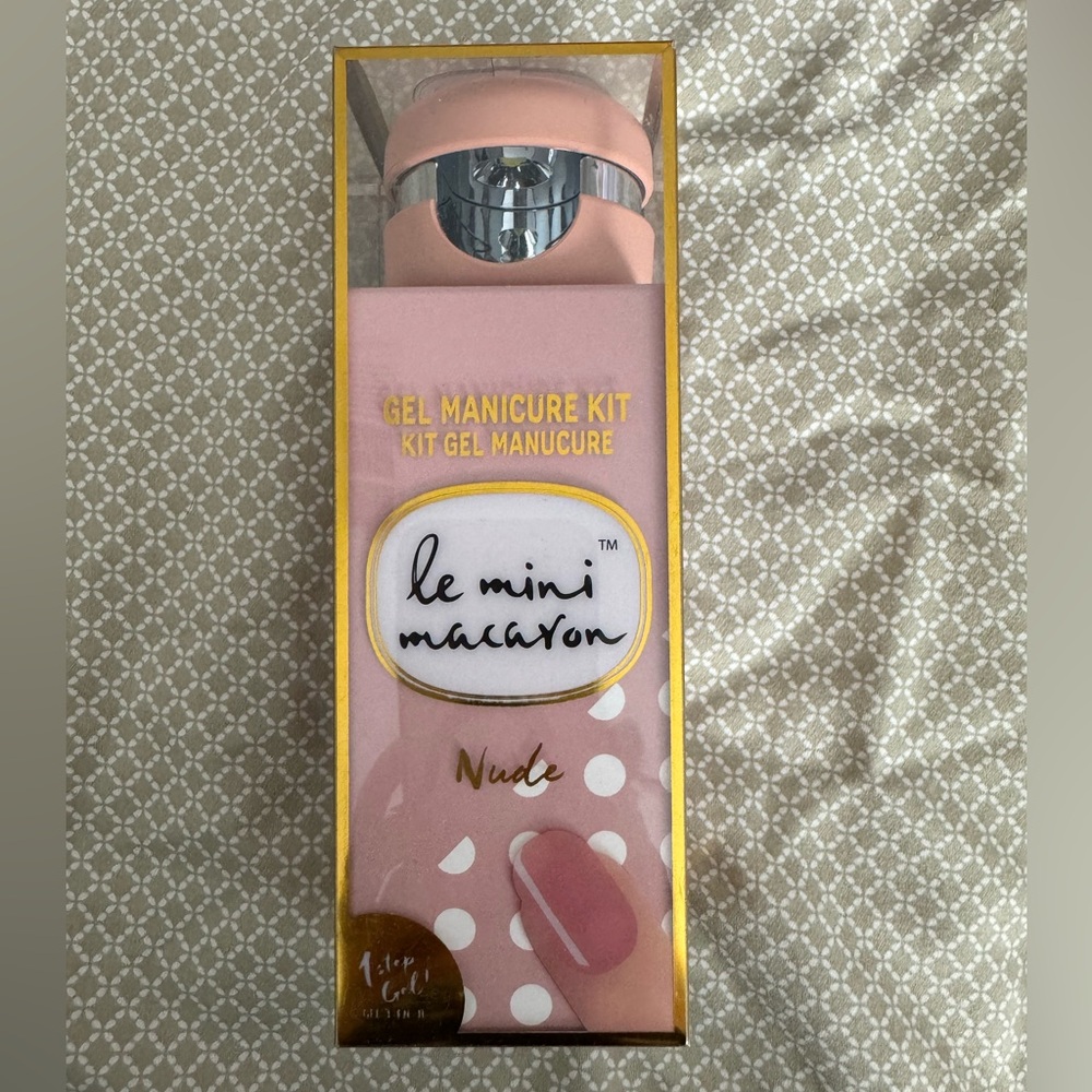 Le Mini Macaron Gel Manicure Kit